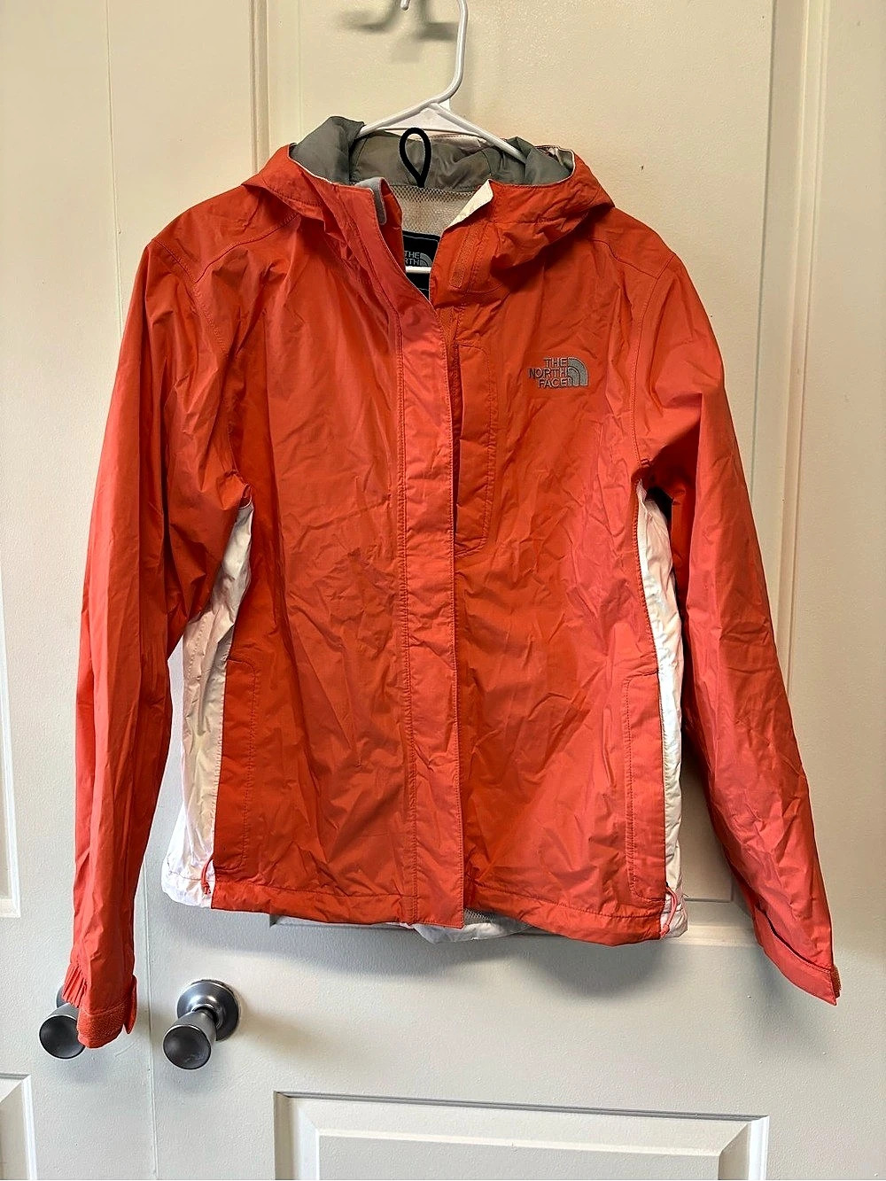 The North Face Womens Hyvent Rain Jacket Size Medium Coral/ Peach Pink